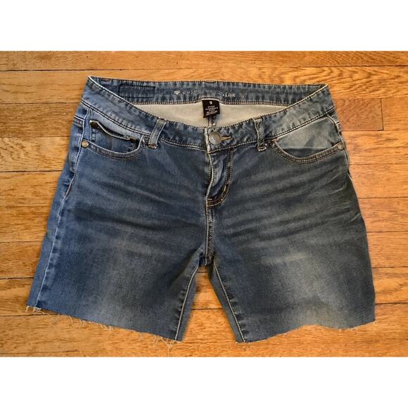 Celebrity Pink Denim Jean Shorts Juniors Sz 9 Embellished Pockets Cuffed LowRise - Picture 5 of 12